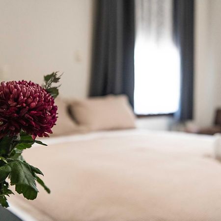 New Crown Hotel Motel Hay Dış mekan fotoğraf